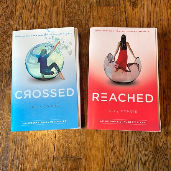 Crossed and Reached set by Ally Condie, Book 2 & 3 of the series Softcover Books - Picture 1 of 4